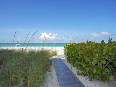 Privateer Condos in Longboat Key, FL. - Beach Access