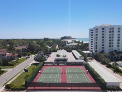 Privateer Condos in Longboat Key, FL. - Tennis Courts