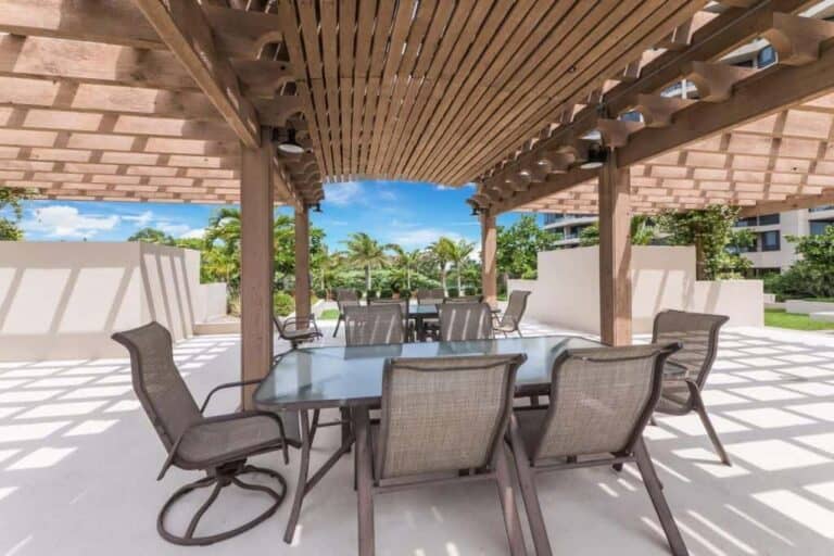 Promenade Condos in Longboat Key, FL. - Pergola