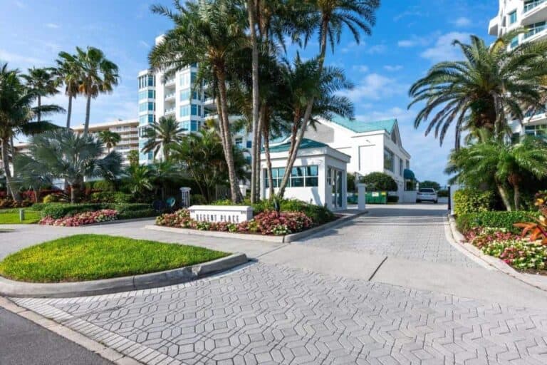 Regent Place Condos in Longboat Key, FL. - Entrance