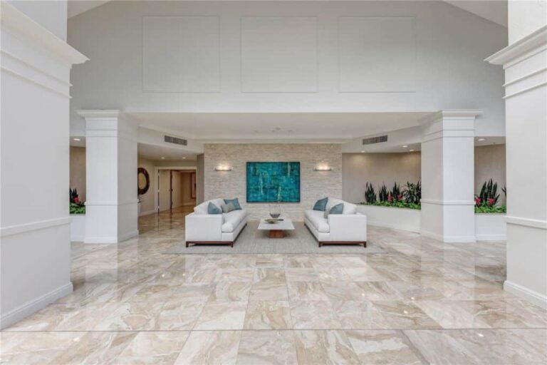 Sanctuary Condos in Longboat Key, FL. - Lobby