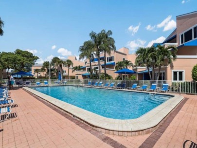 Sand Cay Condos in Longboat Key, FL. - Pool