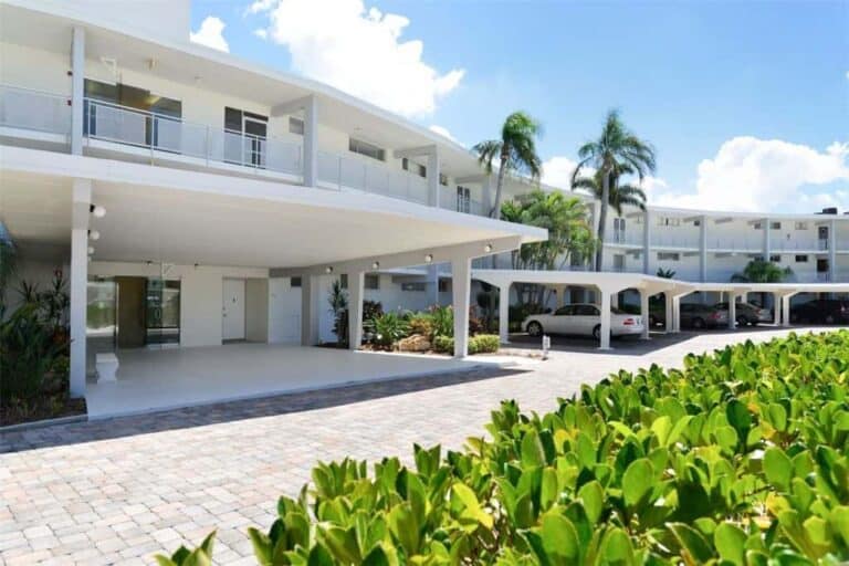 Sands Point Condos in Longboat Key, FL. - Building