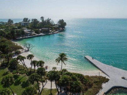 Sandy Cove Condos in Siesta Key, FL. - Waterfront