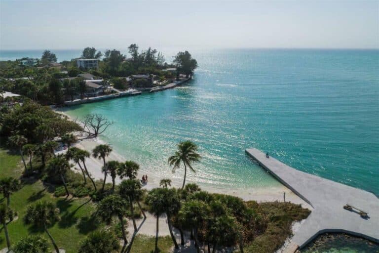 Sandy Cove Condos in Siesta Key, FL. - Waterfront