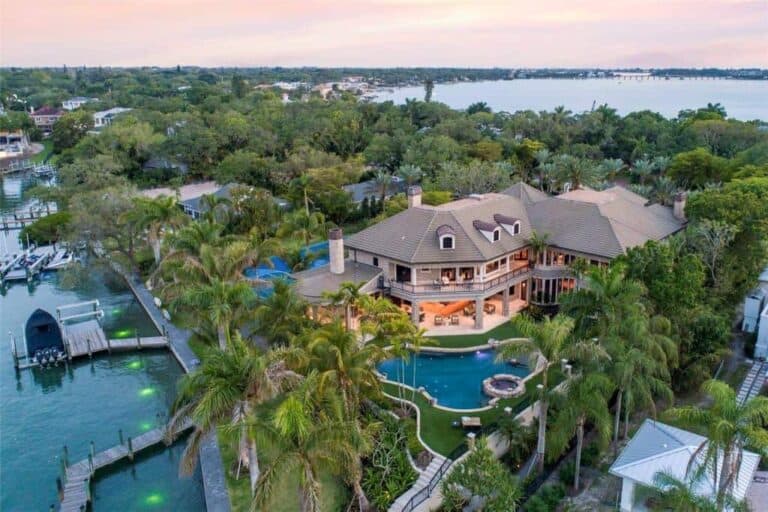 Sarasota FL. Homes with Boat Docks - Aerial Waterfront Home