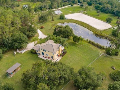 Sarasota FL. Equestrian Homes - Horse Barn