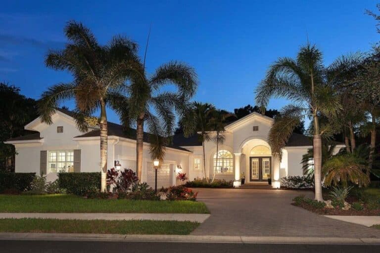 Sarasota FL. Luxury Homes - Home with lighting in evening