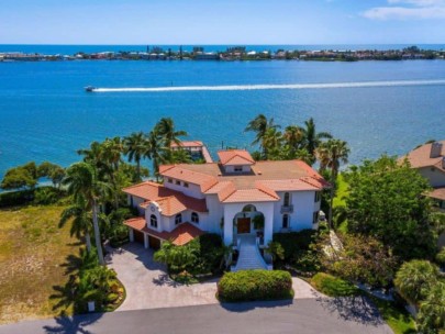 Sarasota FL. Waterfront Homes - Large Water View