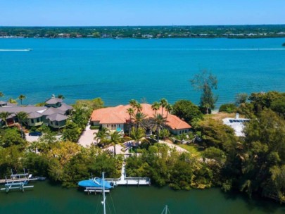 Sarasota FL. Waterfront Homes - Water Frontage