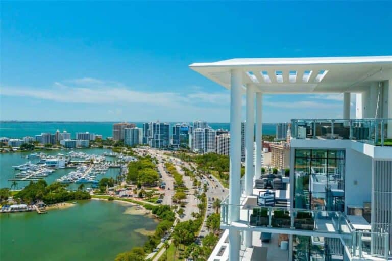 Sarasota Luxury Condos For Sale in Sarasota, FL.