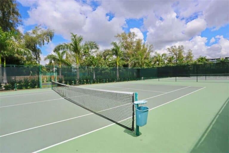 Sarasota Surf and Racquet Club Condos in Siesta Key, FL. - Tennis Courts