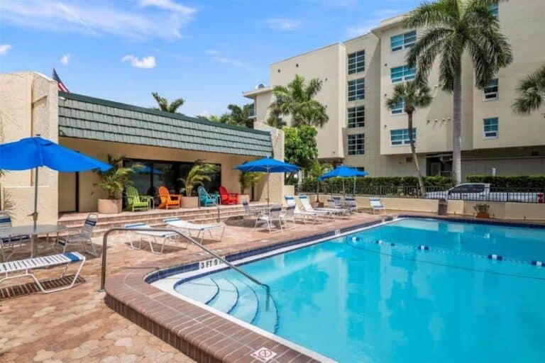 Sea Shell Condos in Siesta Key, FL. - Pool