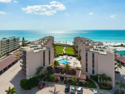 Siesta Breakers Condos in Siesta Key, FL. - Building Aerial