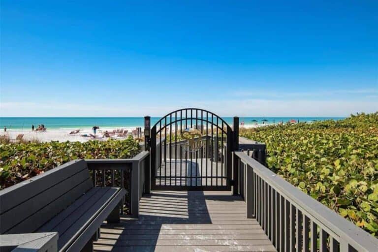 Siesta Breakers Condos in Siesta Key, FL. - Beach Access