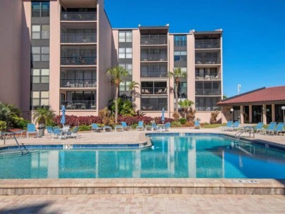 Siesta Breakers Condos in Siesta Key, FL. - Pool