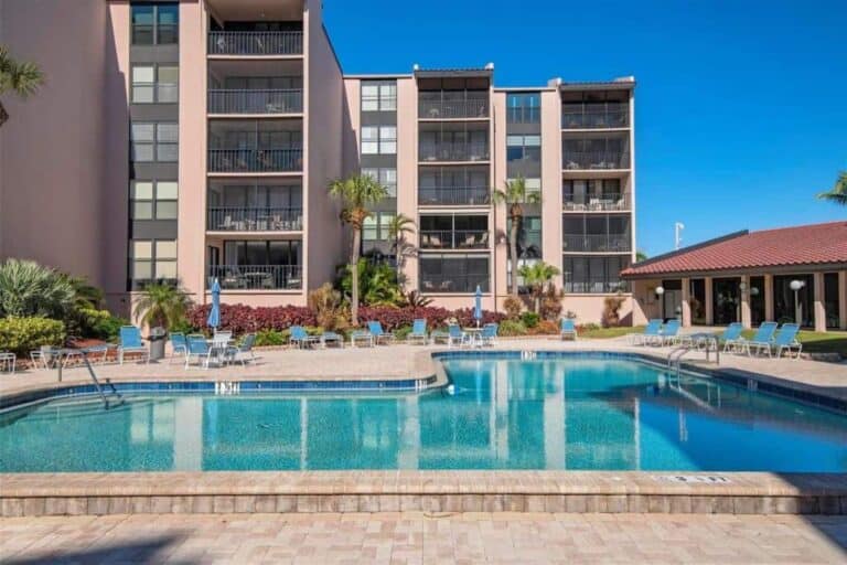 Siesta Breakers Condos in Siesta Key, FL. - Pool