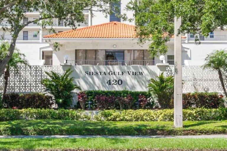 Siesta Gulf View Condos in Siesta Key, FL. - Entrance Sign