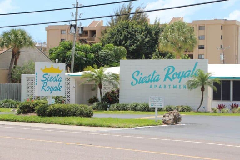 Siesta Royale Condos in Siesta Key, FL. - Entrance Sign