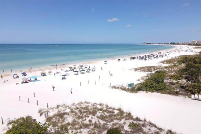 Siesta Sun Condos in Siesta Key, FL. - Beach