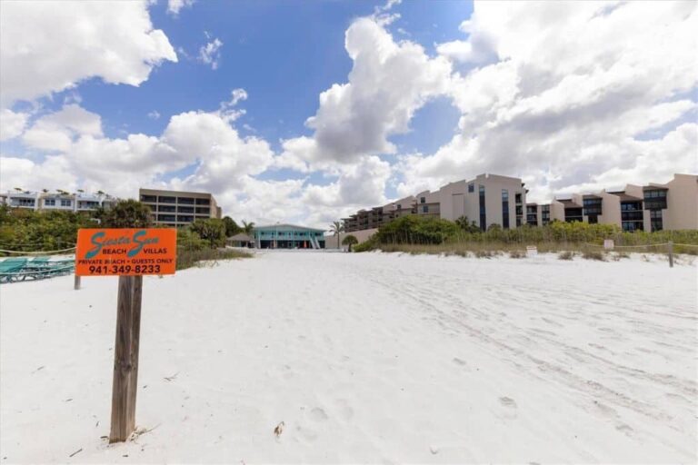 Siesta Sun Condos in Siesta Key, FL. - Beach
