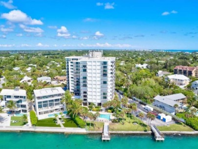 Siesta Towers Condos in Siesta Key, FL. - Waterfront Building