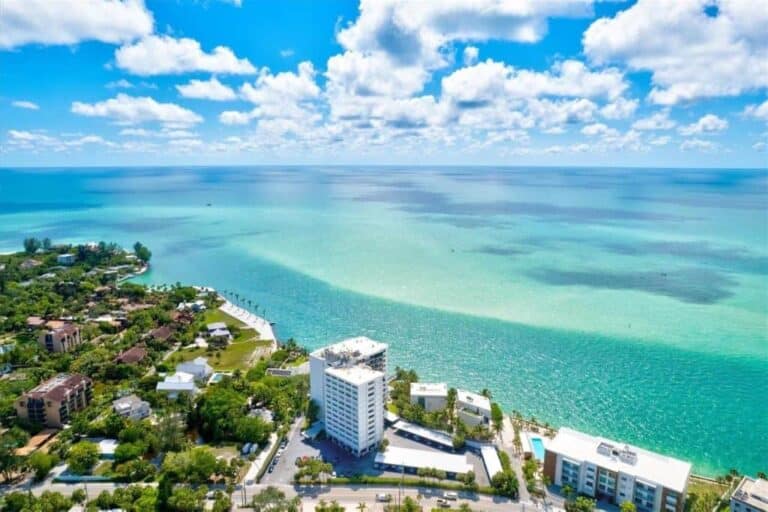 Siesta Towers Condos in Siesta Key, FL. - Gulf Views