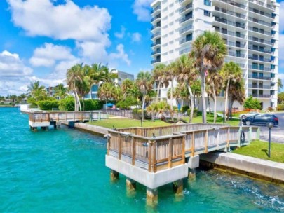 Siesta Towers Condos in Siesta Key, FL. - Waterfront Dock