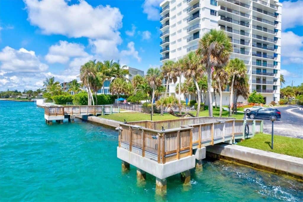 Siesta Towers Condos in Siesta Key, FL. - Waterfront Dock