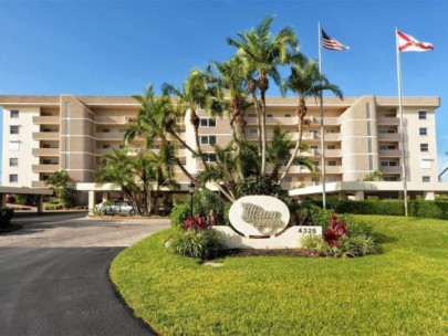 Tiffany Plaza Condos in Longboat Key, FL. - Entrance Sign