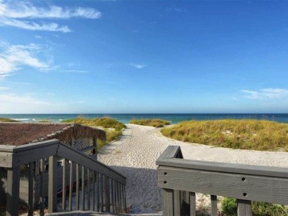 Tiffany Plaza Condos in Longboat Key, FL. - Beach Access