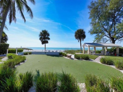 Turtle Crawl Condos For Sale in Longboat Key, FL. - Putting Green