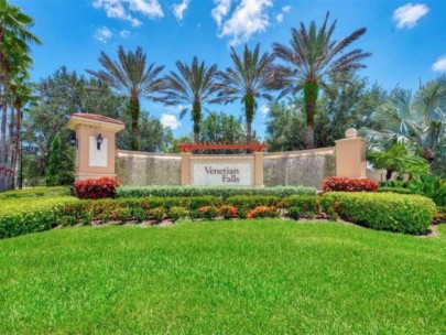 Venetian Falls Condos in Venice, FL. - Entrance Sign