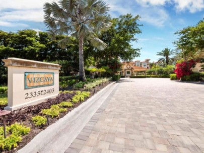 Vizcaya Condos in Longboat Key, FL. - Entrance Sign