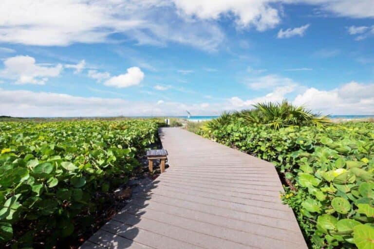 Vizcaya Condos in Longboat Key, FL. - Beach Access