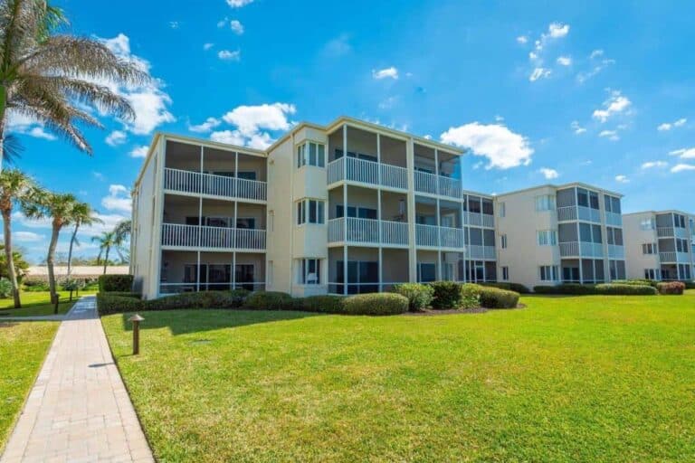 Westchester Condos in Longboat Key, FL. - Building