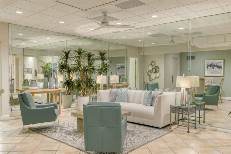 Windward Passage Condos in Siesta Key, FL. - Clubhouse