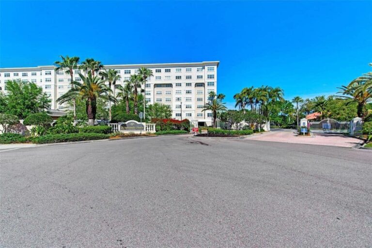 Woodmere at Jacaranda Condos in Venice, FL. - Building