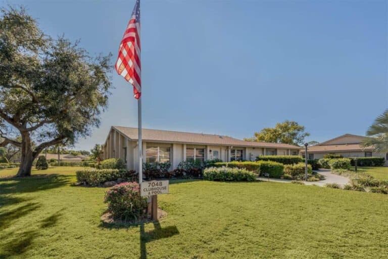 Woodside Terrace Condos in Sarasota, FL. - Clubhouse
