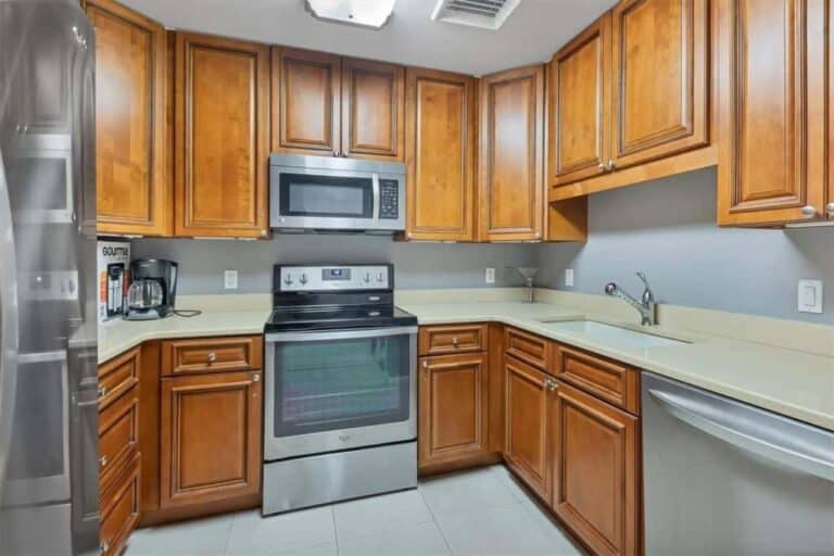 One Hundred Central Condos in Downtown Sarasota, FL. - Clubroom Kitchen