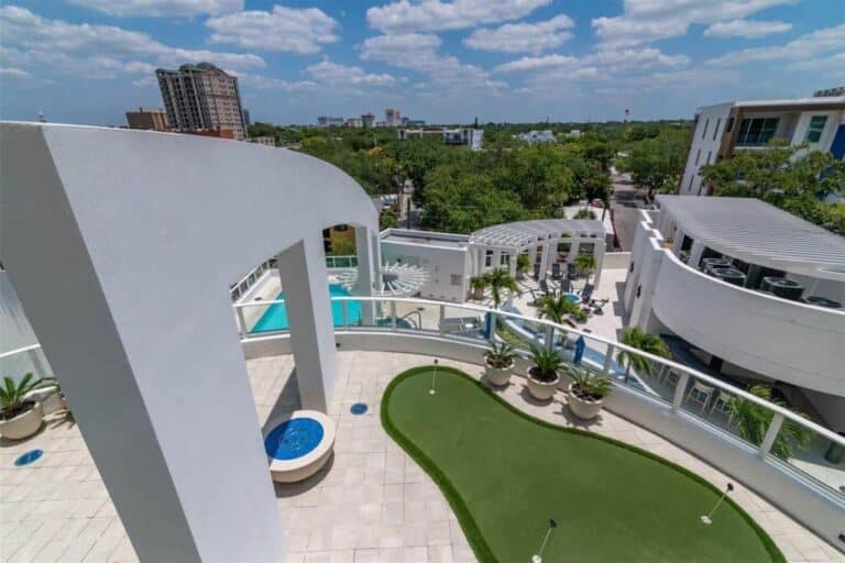 624 Palm Condos in Downtown Sarasota, FL. - Putting Green
