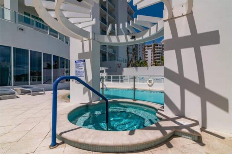624 Palm Condos in Downtown Sarasota, FL. - Hot Tub