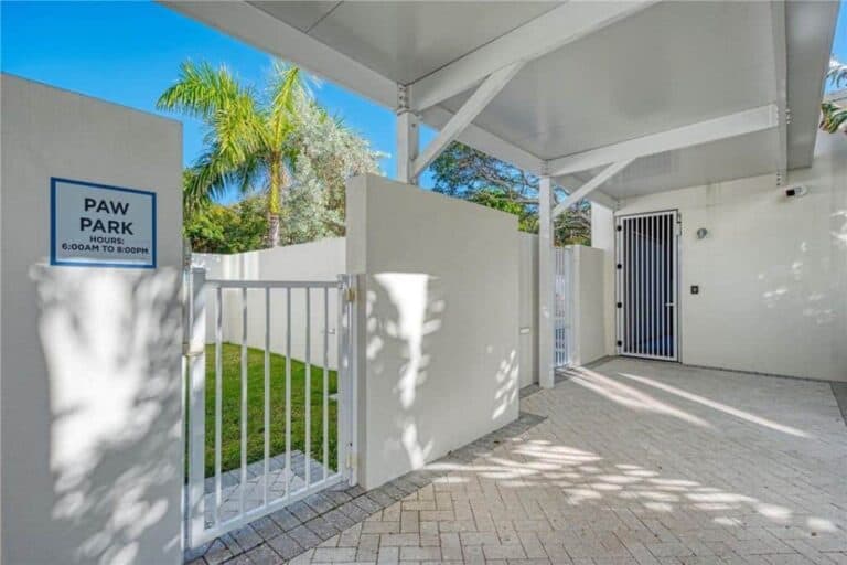 7 One One Palm Condos For Sale in Sarasota, FL. - Paw Park