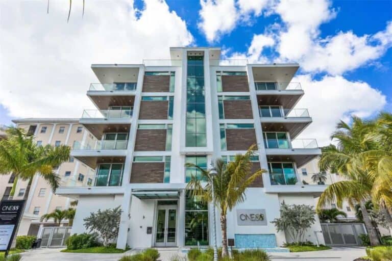 One88 Condos in Downtown Sarasota, FL. - Building