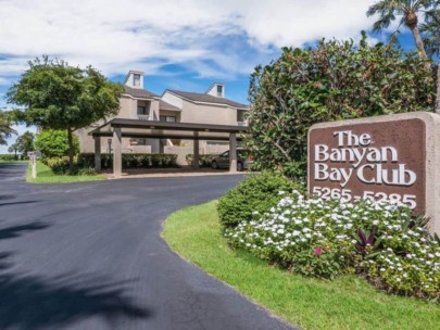 Banyan Bay Club Condos in Longboat Key, FL. - Entrance Sign