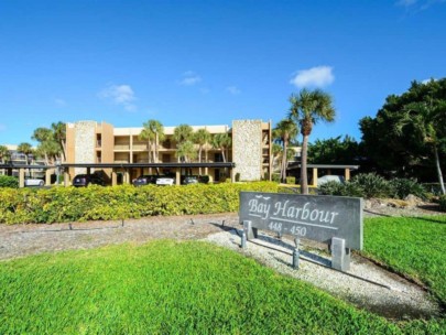 Bay Harbour Condos in Longboat Key, FL. - Entrance Sign