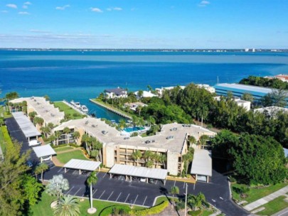 Bay Harbour Condos in Longboat Key, FL. - Aerial