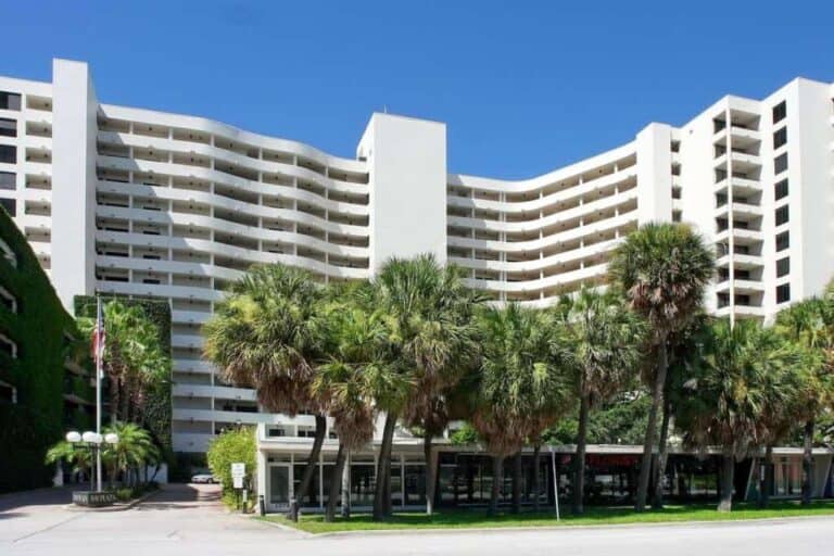 Bay Plaza Condos in Downtown Sarasota, FL. - Building