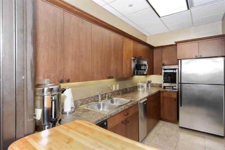 Bay Plaza Condos in Downtown Sarasota, FL. - Clubroom Kitchen