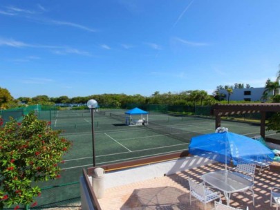 Bayport Condos in Longboat Key, FL. - Tennis Courts